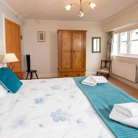 Kentdale - A Lovely Family In