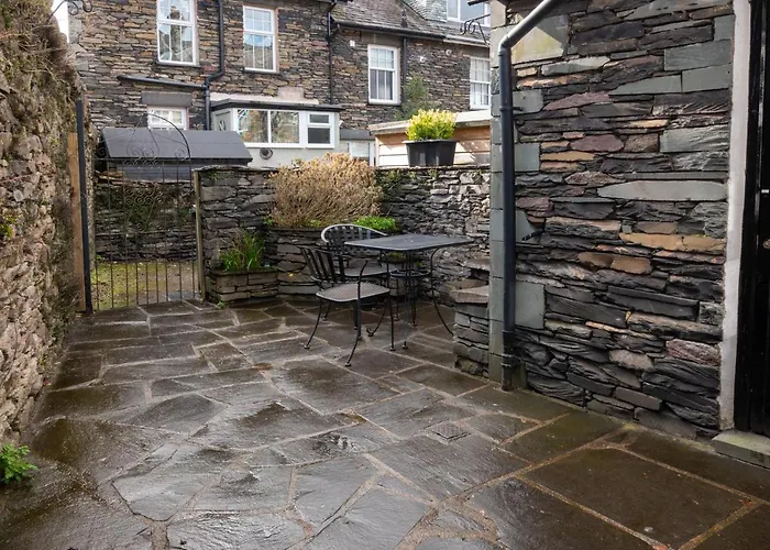 Kentdale - A Lovely Family In *