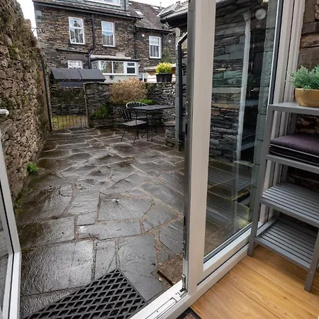 Kentdale - A Lovely Family In *